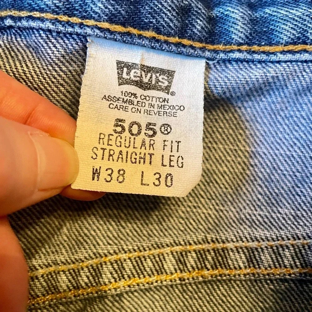 VTG Levis Jeans Mens 38x32 Blue 505 Regular Straight American Made in USA Denim